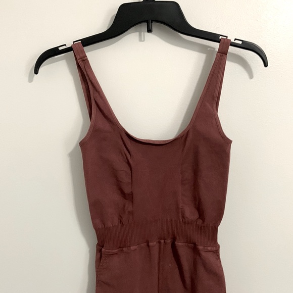 NWOT Free People Movement Good Karma Onesie Nutmeg - Picture 5 of 7